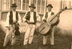 najstaršie zloženie drevenej muziky z Riečnice, rok 1939: August Poništ, Ján Paliculin,  Dominik Brisuda