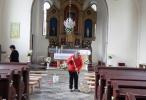 pred "hodami v Riečnici" 14.9.2014,  kostol najprv poumývali  Angelka a Mariška