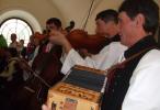 muzika bratov Kováčovcov hrala počas sv. prijímania