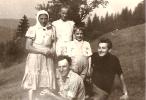 Apolónia a Dominik Hraškovci s rodinou