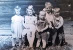 deti Rudolfa a Alojzie Buchovej - Irena, Oľga, Vilma, Miro a Rudo